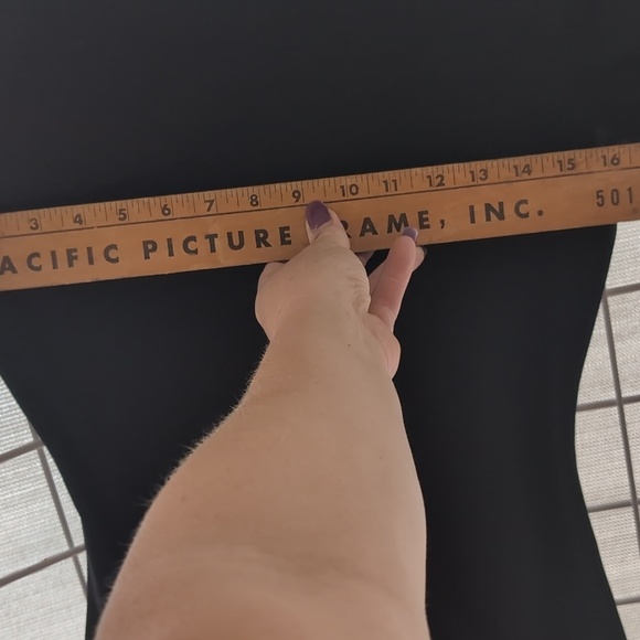 Ladies black small cold beer under armor long sleeve top fitted - Picture 7 of 8